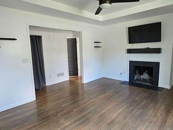 4th image of 3198 Oakdale Rd