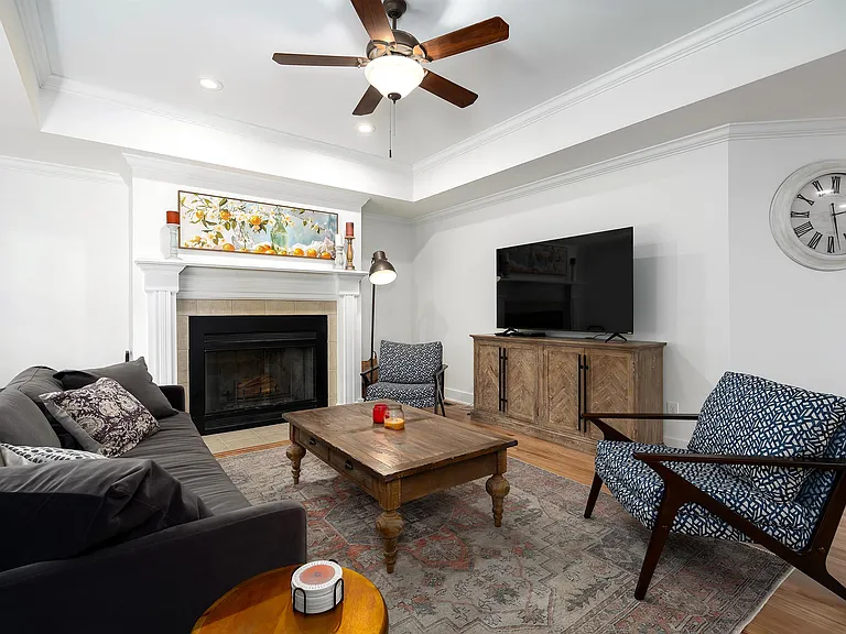 3707 Montclair Rd SW — Photo 4