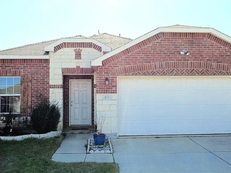 433 Magma Dr — Photo 1