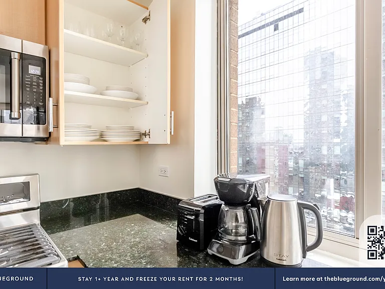561 10th Ave #21D — Photo 7