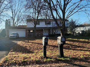 5589 Abington Rd, West Bloomfield, MI 48322