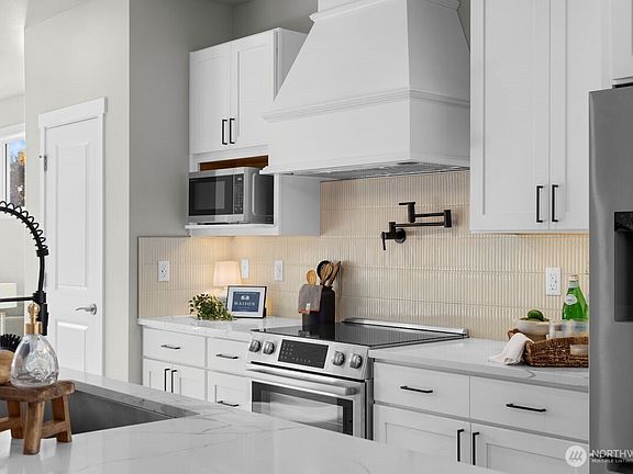 5th image of 16823 Alder Way #E8