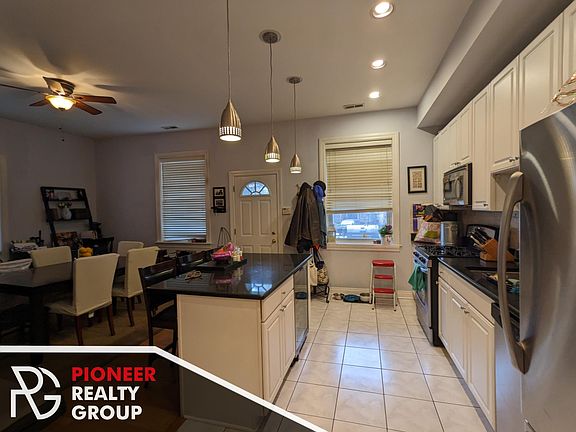 5th image of 4434 N Clifton Ave