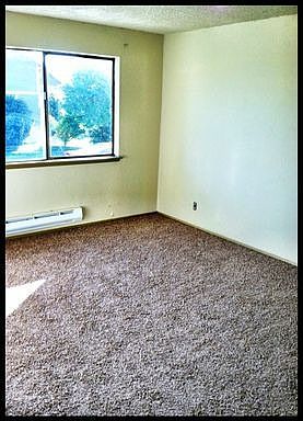 4th image of 211 Anoka Ave APT D