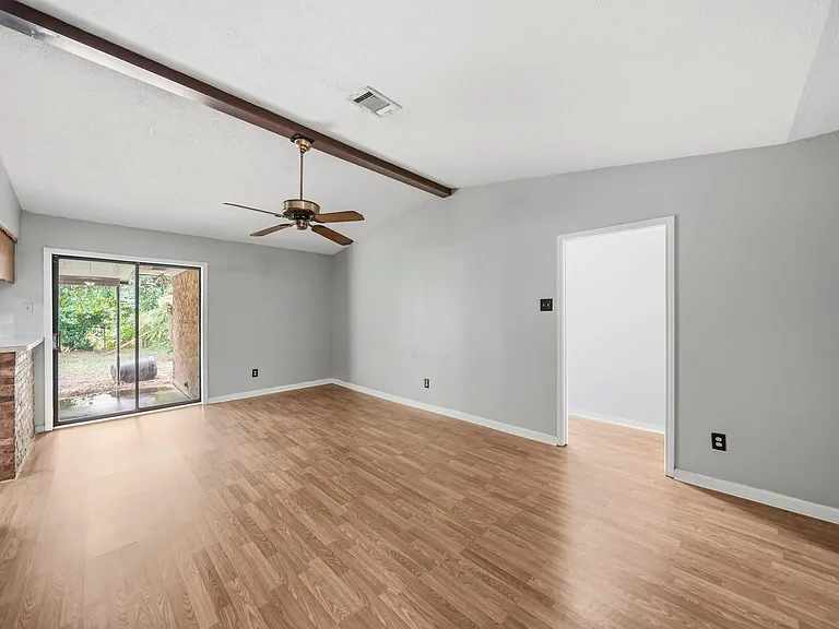 3324 Kathryn Cir — Photo 2