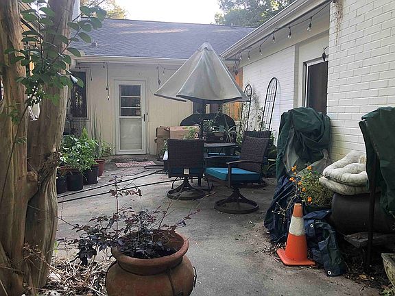 partial courtyard in middle