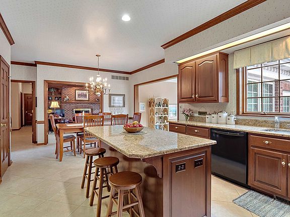 5th image of 4714 Wyndemere Ln