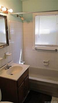 3rd image of 610 Penguin St