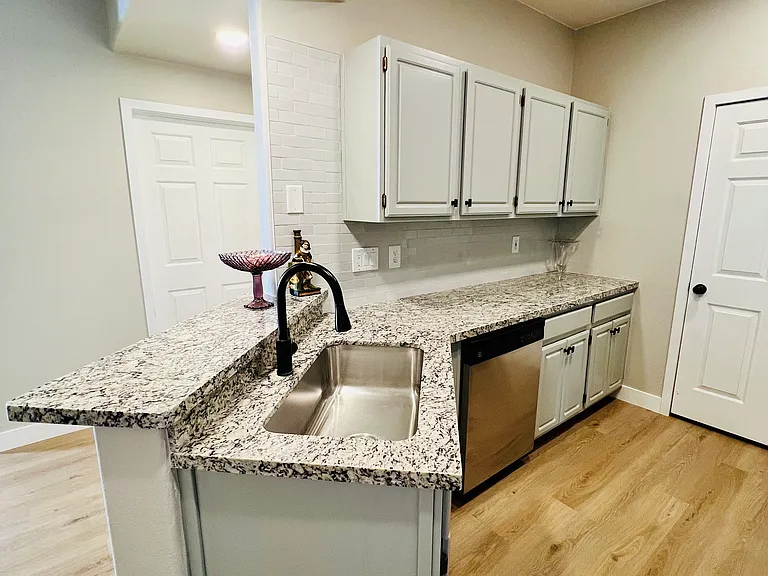 8555 W Russell Rd #1002 — Photo 10