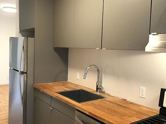 2nd image of 200 Haven Ave #Kk4p