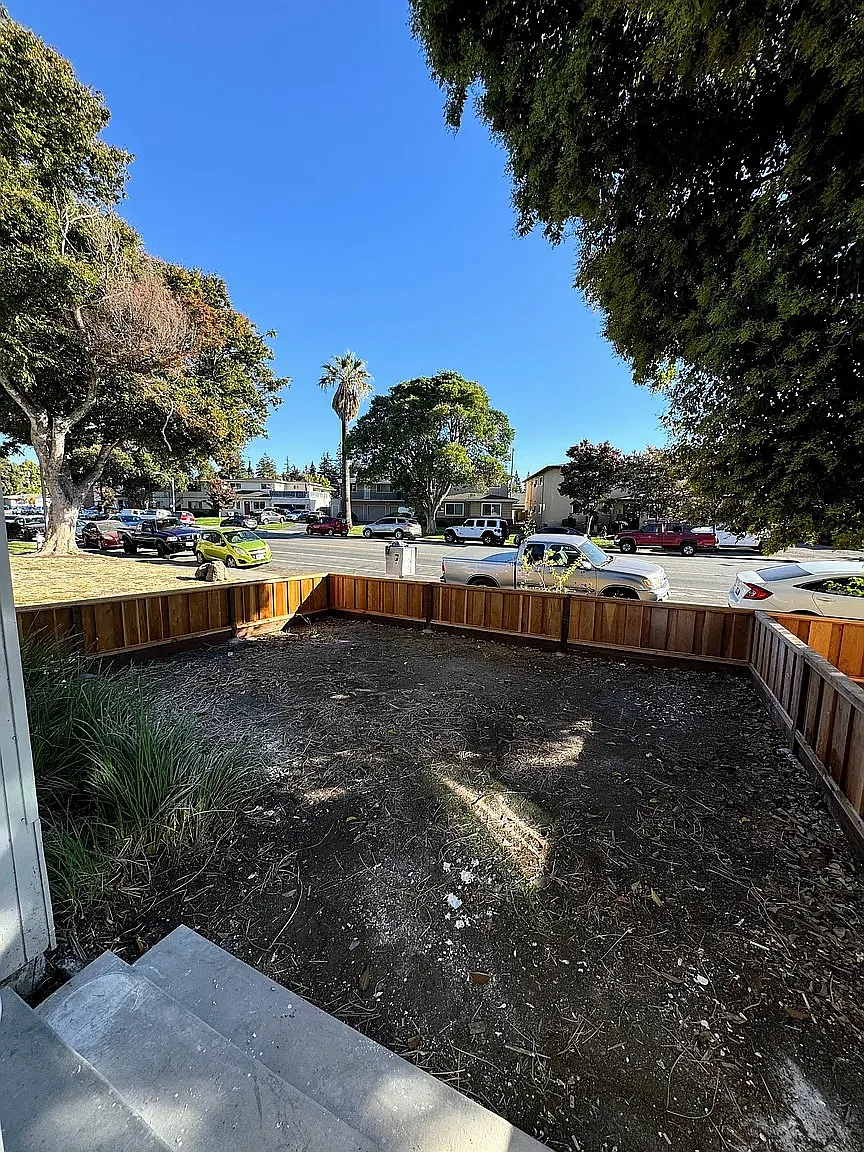 2 bed, 850 sqft, $3,200 — Photo 1
