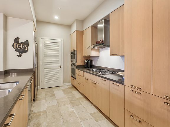 5th image of 605 Caruso Ave