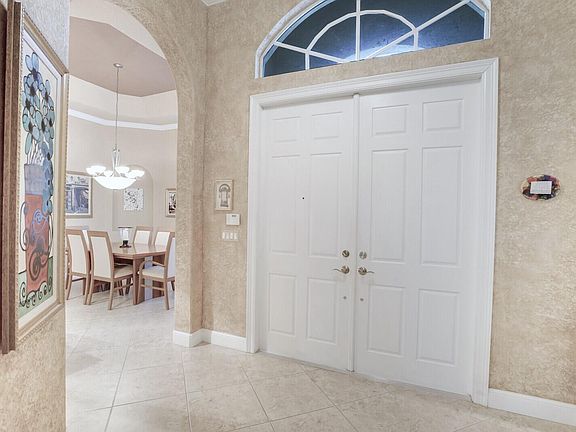 5th image of 10293 Trianon Place