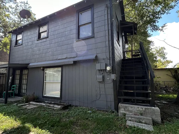 105 E Adoue St #2, Baytown, TX 77520