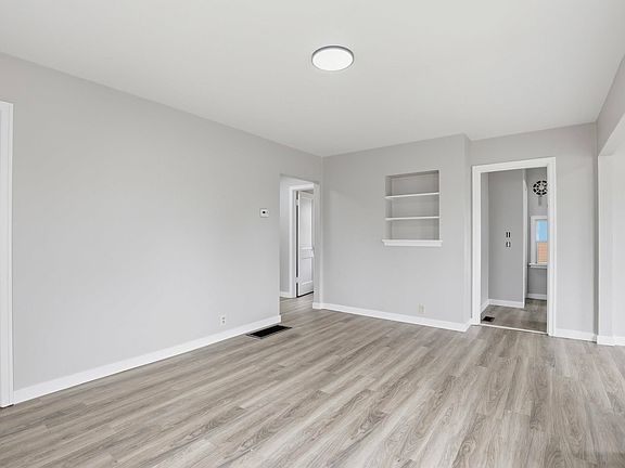 5th image of 2306 E Nora Ave