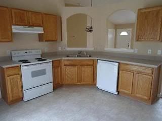 2nd image of 3208 N Covington Dr