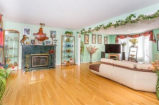 4th image of 60 Copperwood Dr