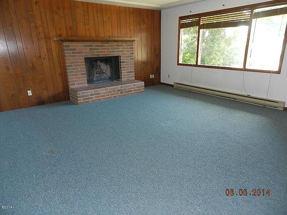 4th image of 814 NE Douglas St