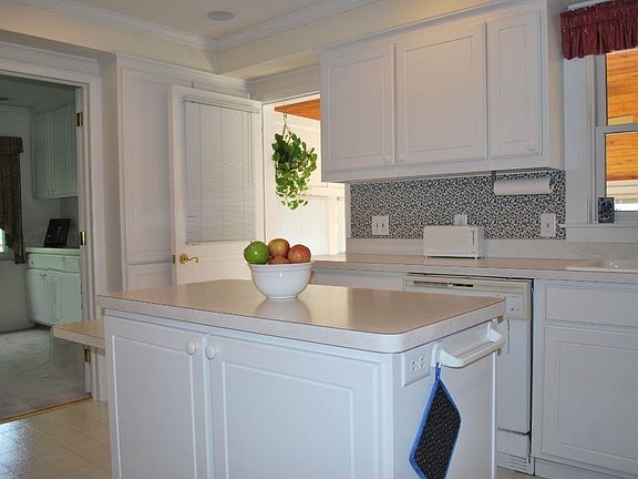 5th image of 2268 Northwest Blvd