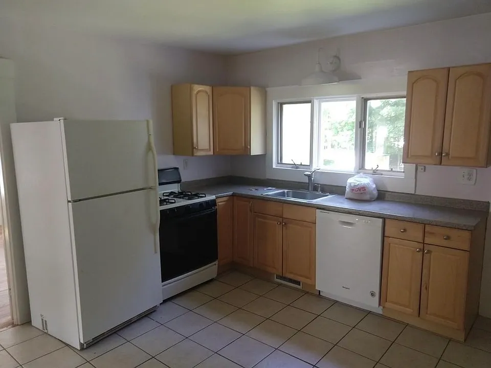 442 Whiting Ave #1
