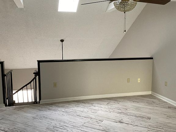 4th image of 10514 N Oak Hills Pkwy APT C
