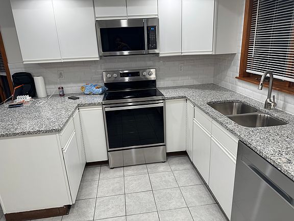 3rd image of 42 Parkington Cir