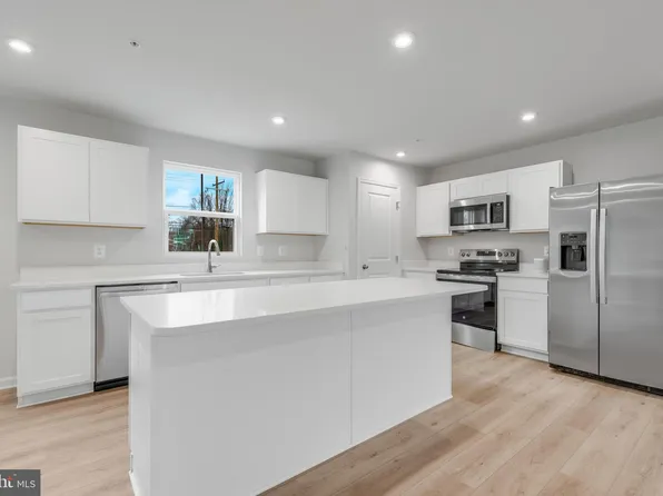 1109 Blue Star Ct #Br0006, Capitol Heights, MD 20743