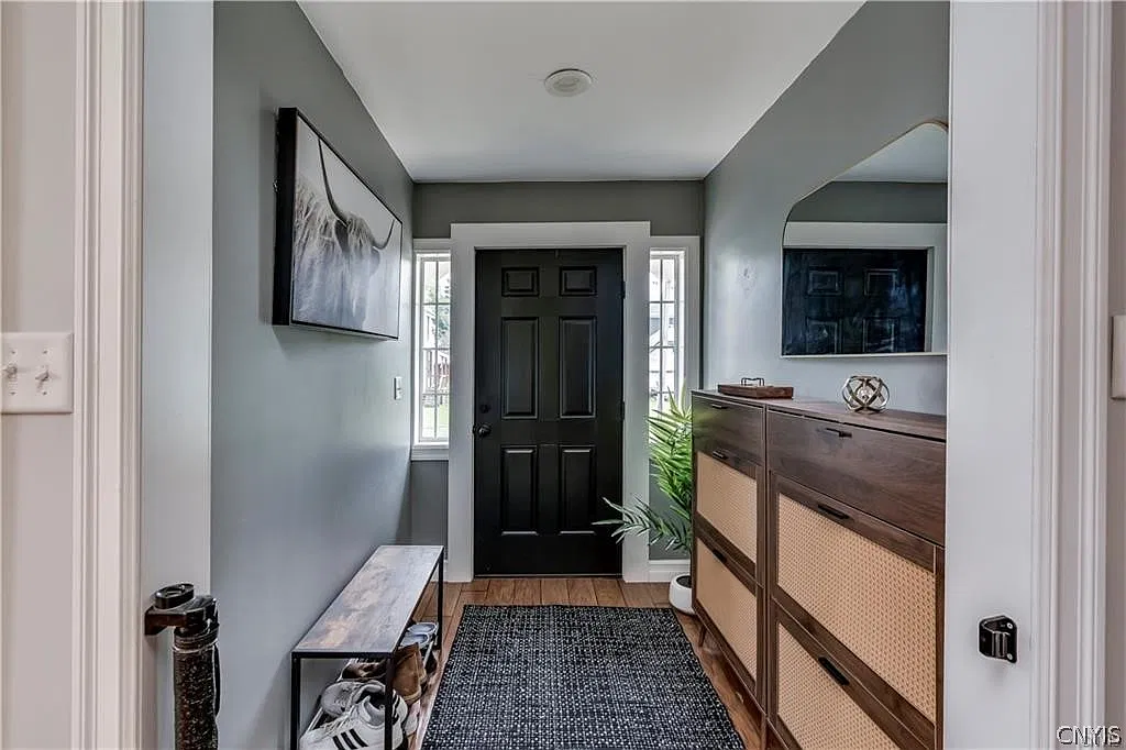 3 bed, 2.5 bath, 2040 sqft, $2,400 — Photo 3