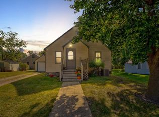 409 E 1st St N, Truman, MN 56088
