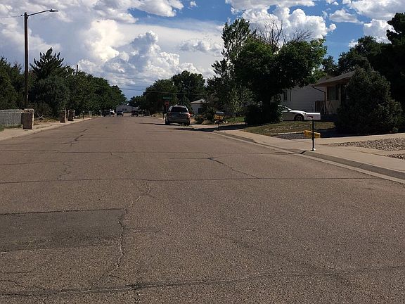 2nd image of 512 Avocado St