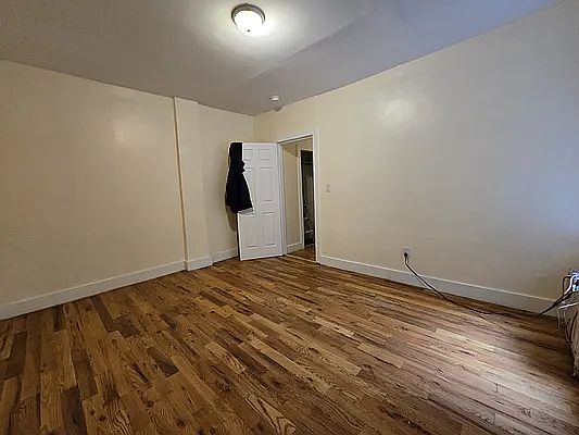 5th image of 400 E 21st St APT 3