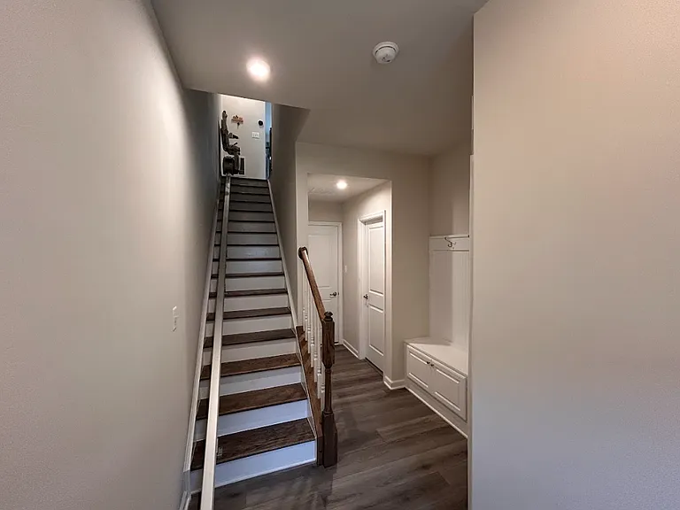4607 Abbotswell Pl — Photo 2
