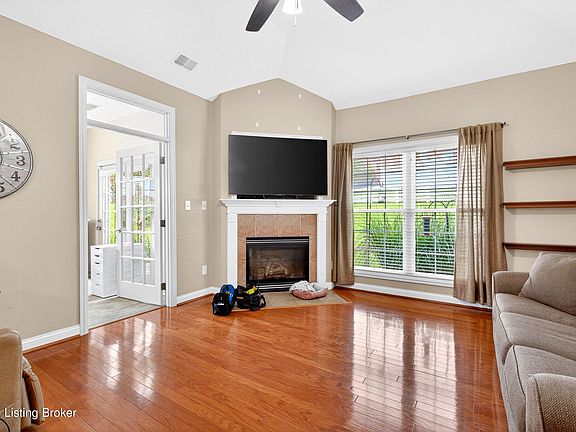 3rd image of 1124 Grazing Meadows Ln