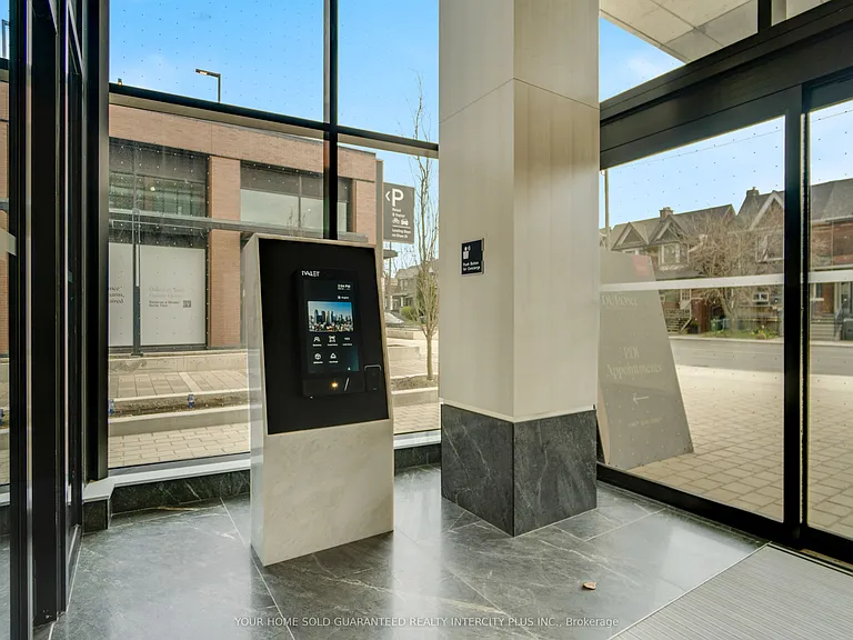 858 Dupont St #717 — Photo 3