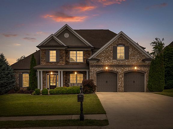 2nd image of 7997 Hampton Cove Dr
