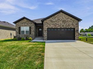 845 Poplar Log Dr, Bowling Green, KY 42101