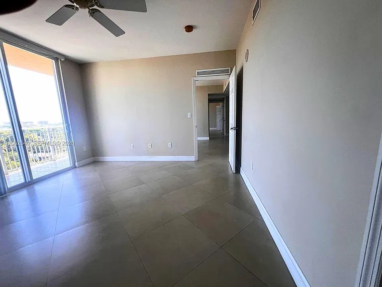 2425 SW 27th Ave #1004 — Photo 7