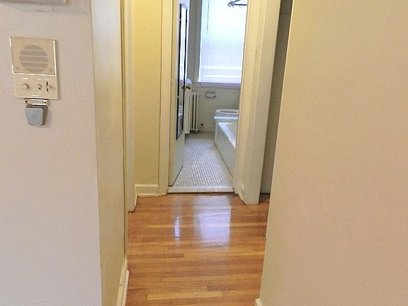 3rd image of 1934 Waverly St APT D306