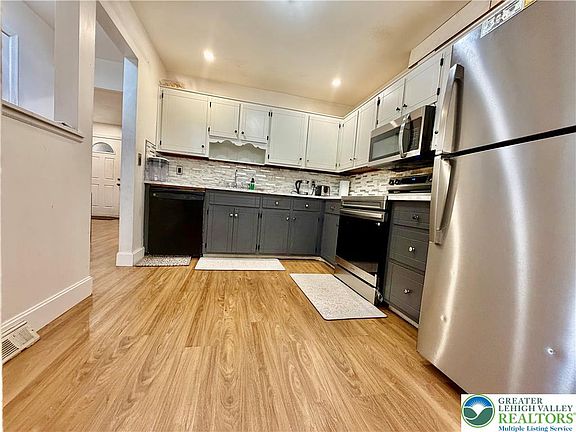3rd image of 4034 Nicole Pl