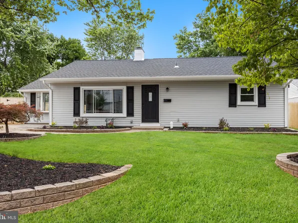 815 Trenton Rd, Fairless Hills, PA 19030