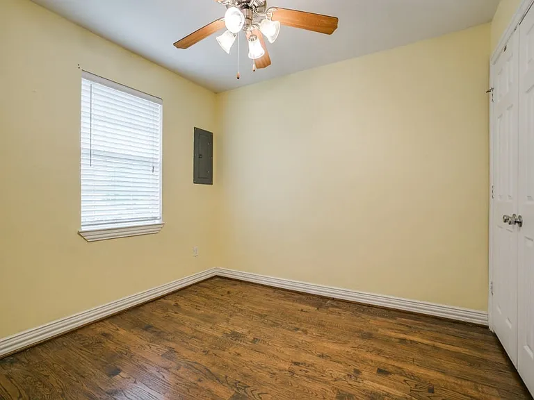 4734A Bradford Dr — Photo 14