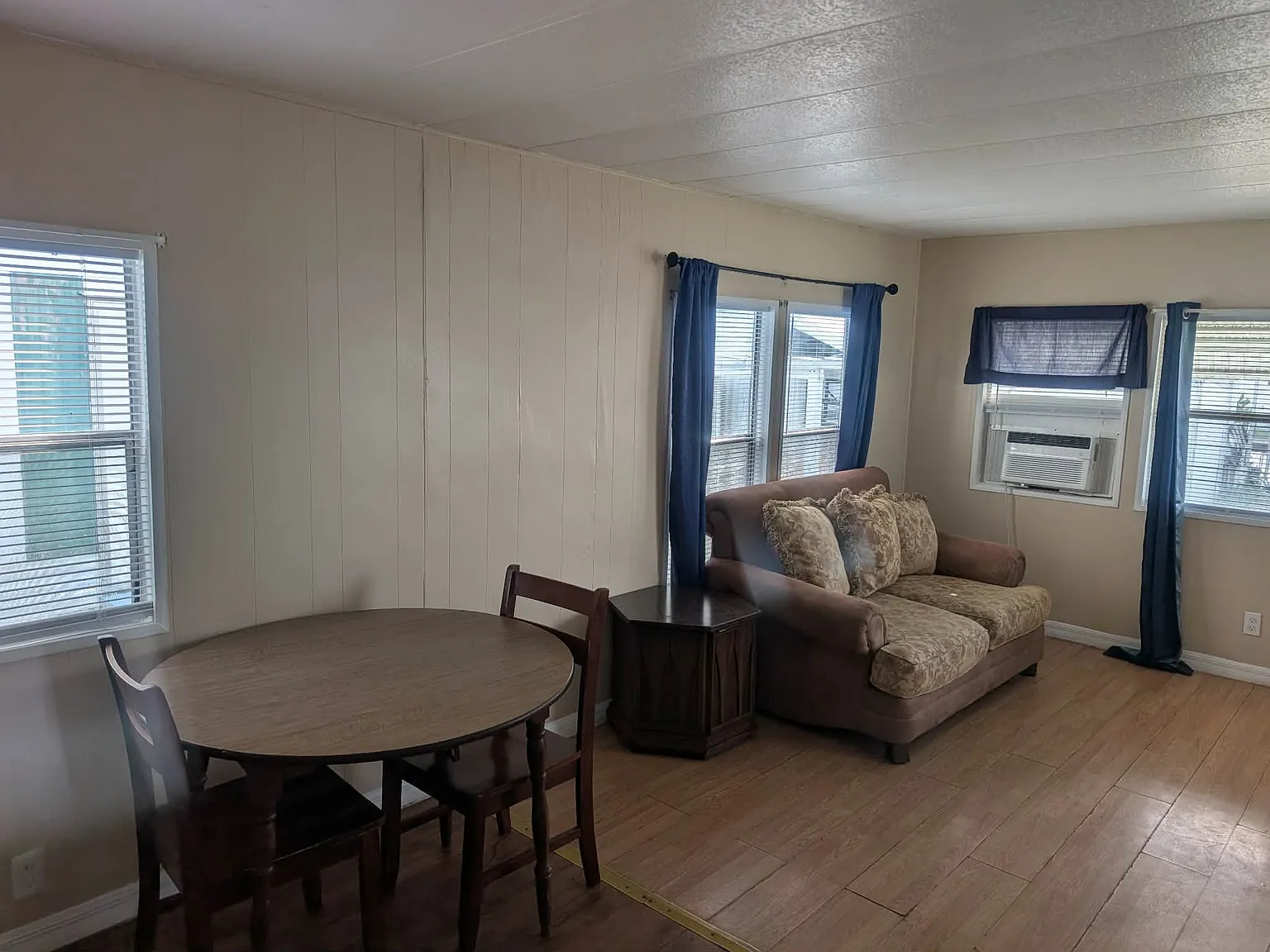 120 S Fortner Ave — Photo 2