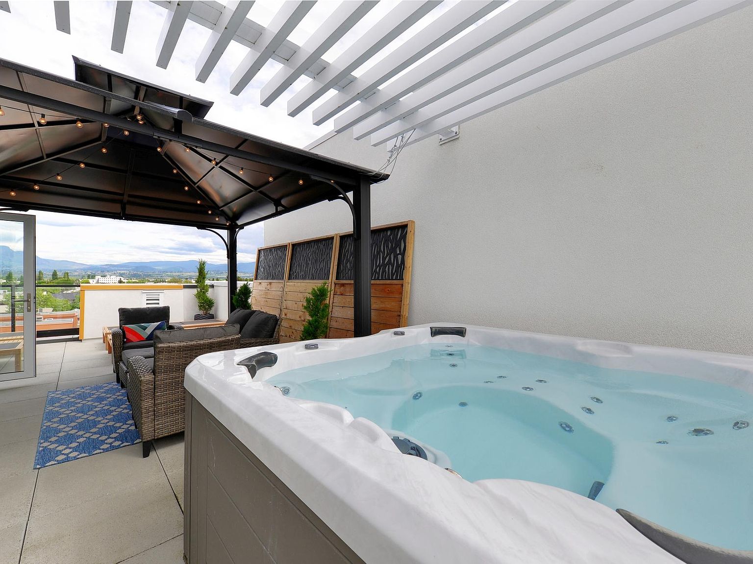 3030 Pandosy St 318, Kelowna, BC V1Y 0C4 Zillow