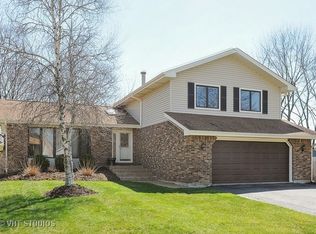 193 Foxfire Dr, Lake Zurich, IL 60047