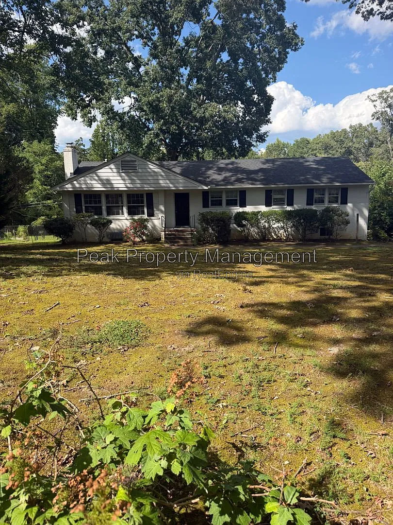 4 bed, 3.0 bath, 2402 sqft, $2,700 — Photo 1