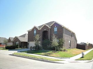11500 Round Leaf Dr, Fort Worth, TX 76244