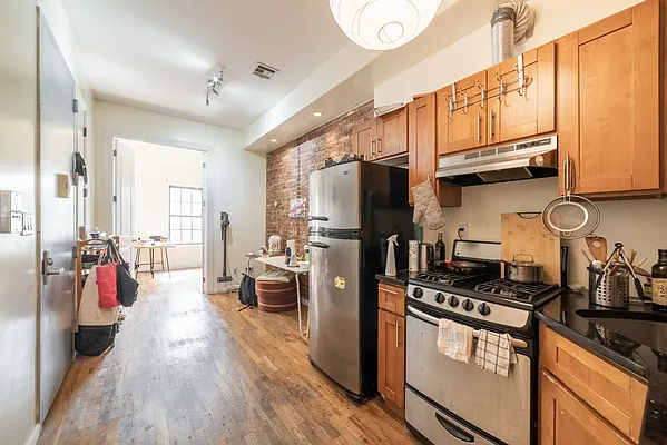 Rented by Maplewood Management | media 38