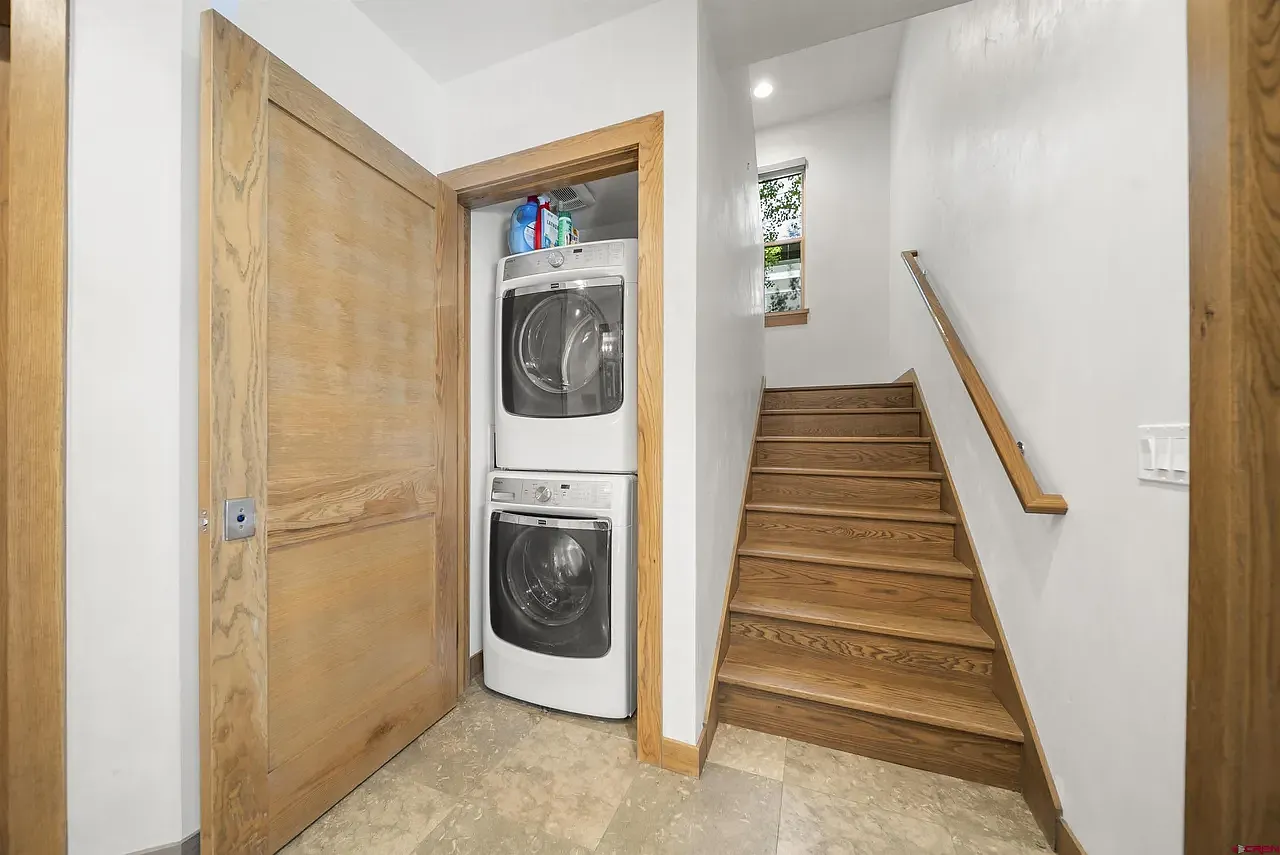 4 bed, 3.5 bath, 2189 sqft, $8,500 — Photo 4