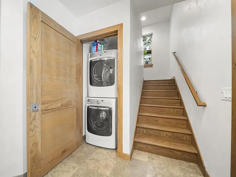 245 S Sunset Ridge Dr — Photo 4