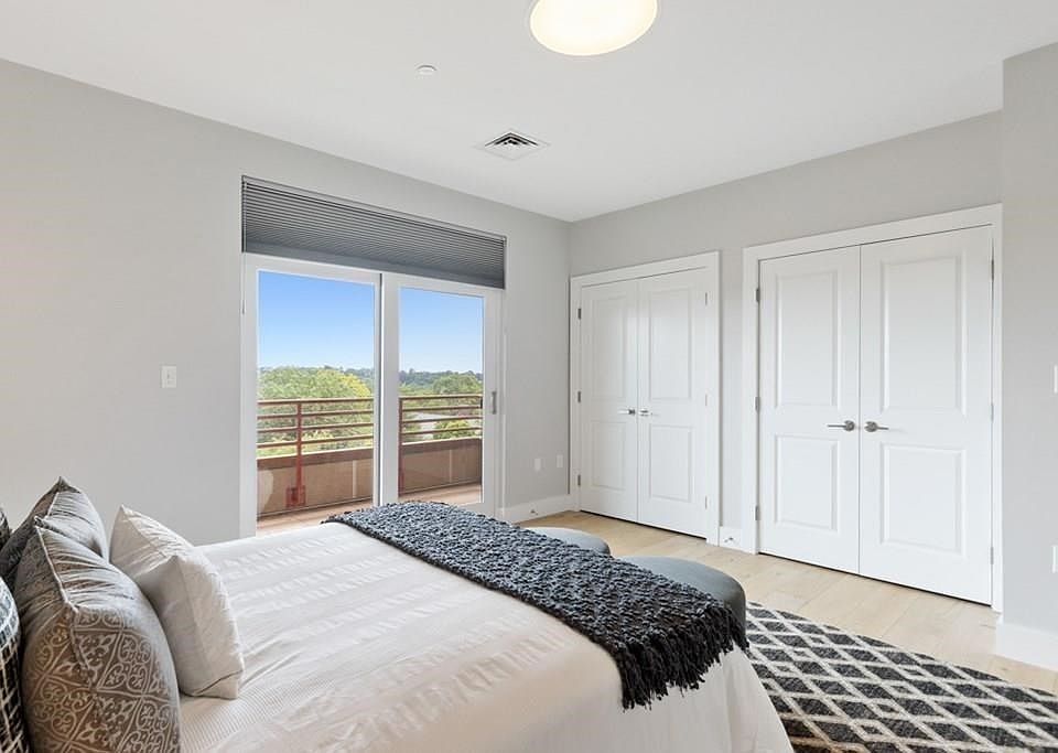 1st image of 1650 Commonwealth Ave #505A